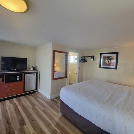 Days Inn By Wyndham - Cape Cod West Yarmouth Kültér fotó