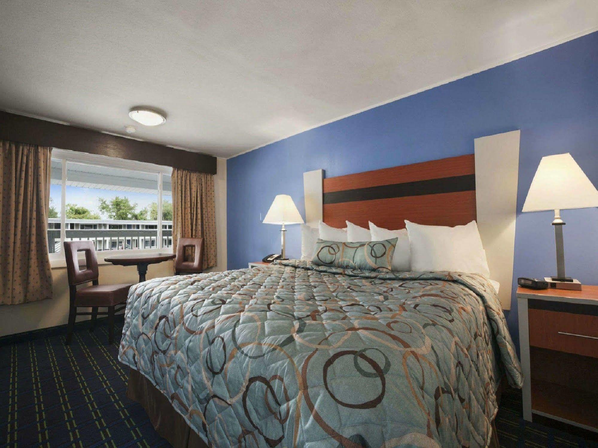 Days Inn By Wyndham - Cape Cod West Yarmouth Kültér fotó