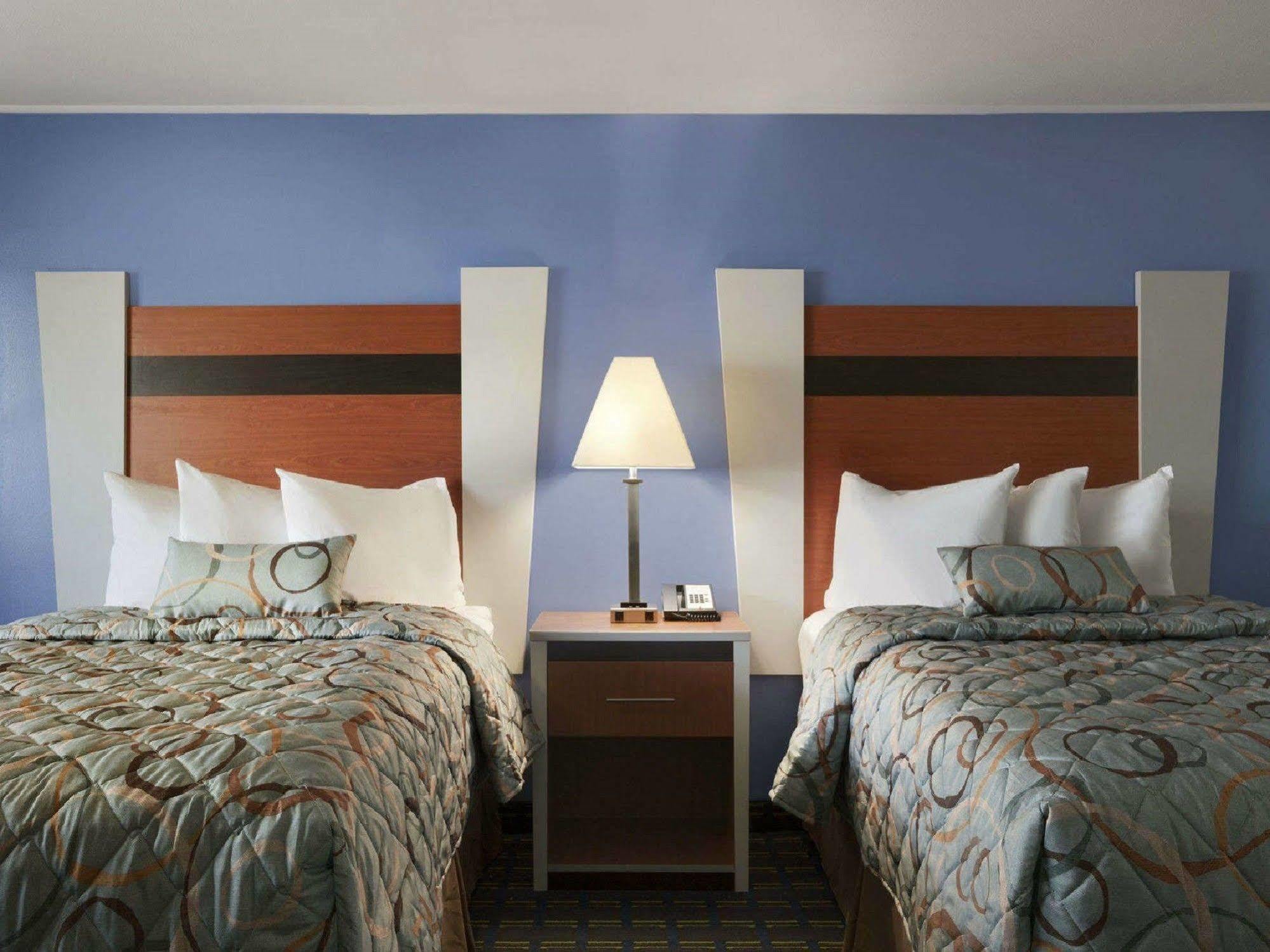 Days Inn By Wyndham - Cape Cod West Yarmouth Kültér fotó