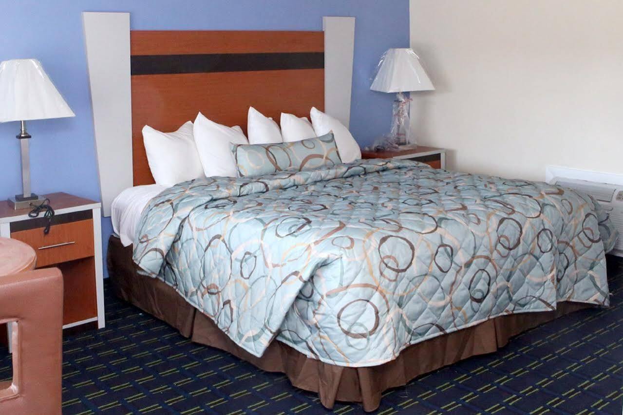 Days Inn By Wyndham - Cape Cod West Yarmouth Kültér fotó
